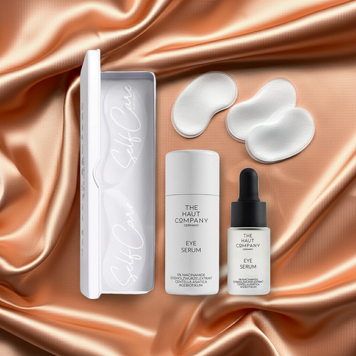Selbstpflege-Augenpads und Augenserum von The Haut Company im Set, entspannte Anwendung und Pflege für die Augenpartie.