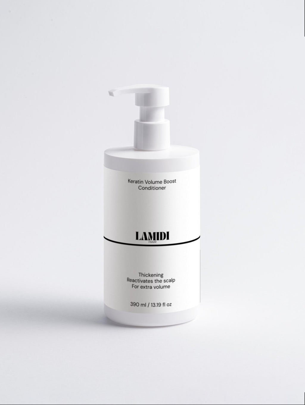 Lamidibeauty Keratin Volumen-Boost Conditioner in einer Flasche mit cremiger Textur, für kräftiges, glänzendes Haar.