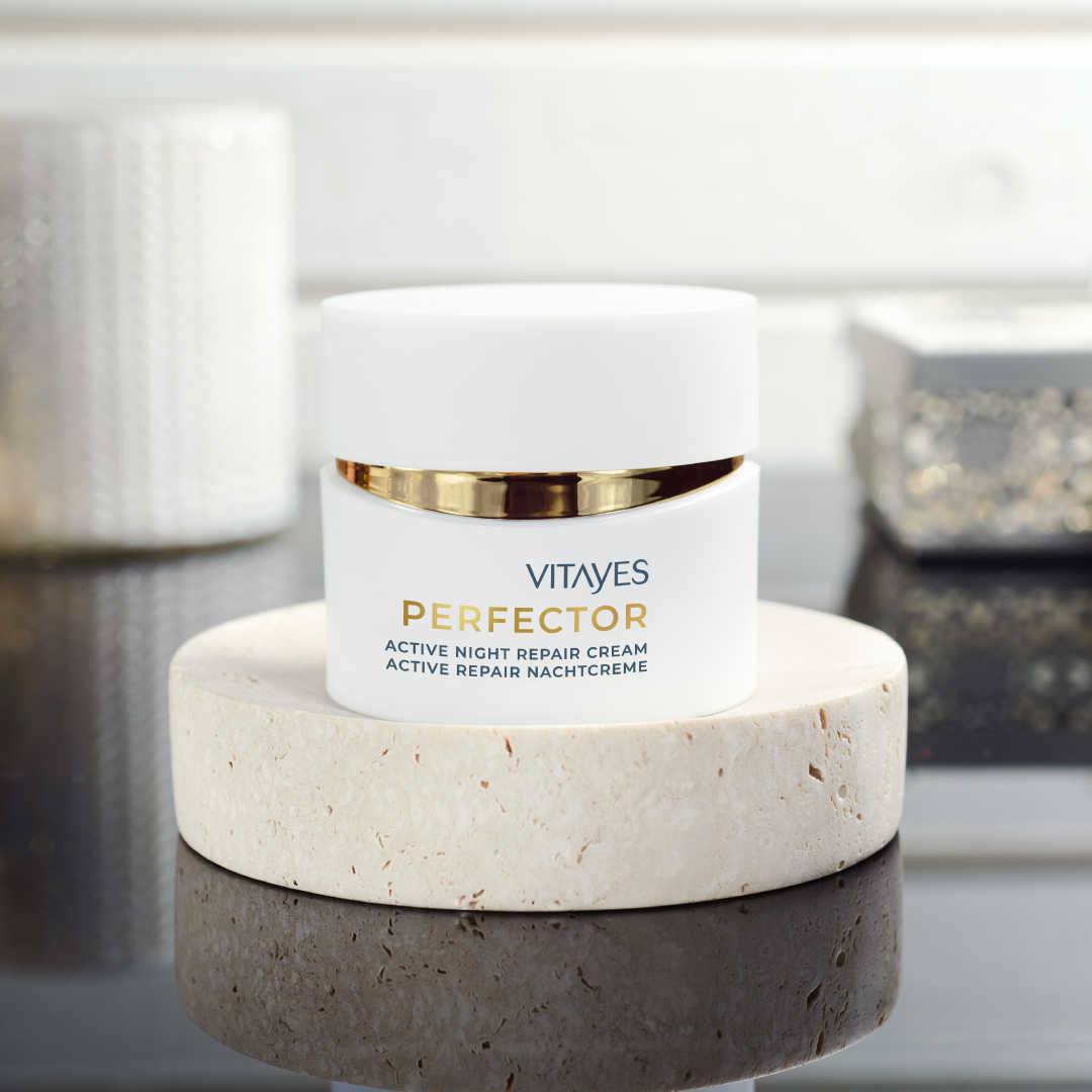 Vitayes Perfector Cell Renewal Nachtcreme in 50 ml, cremige Textur, glatte Haut, ideal für nächtliche Hautpflege.