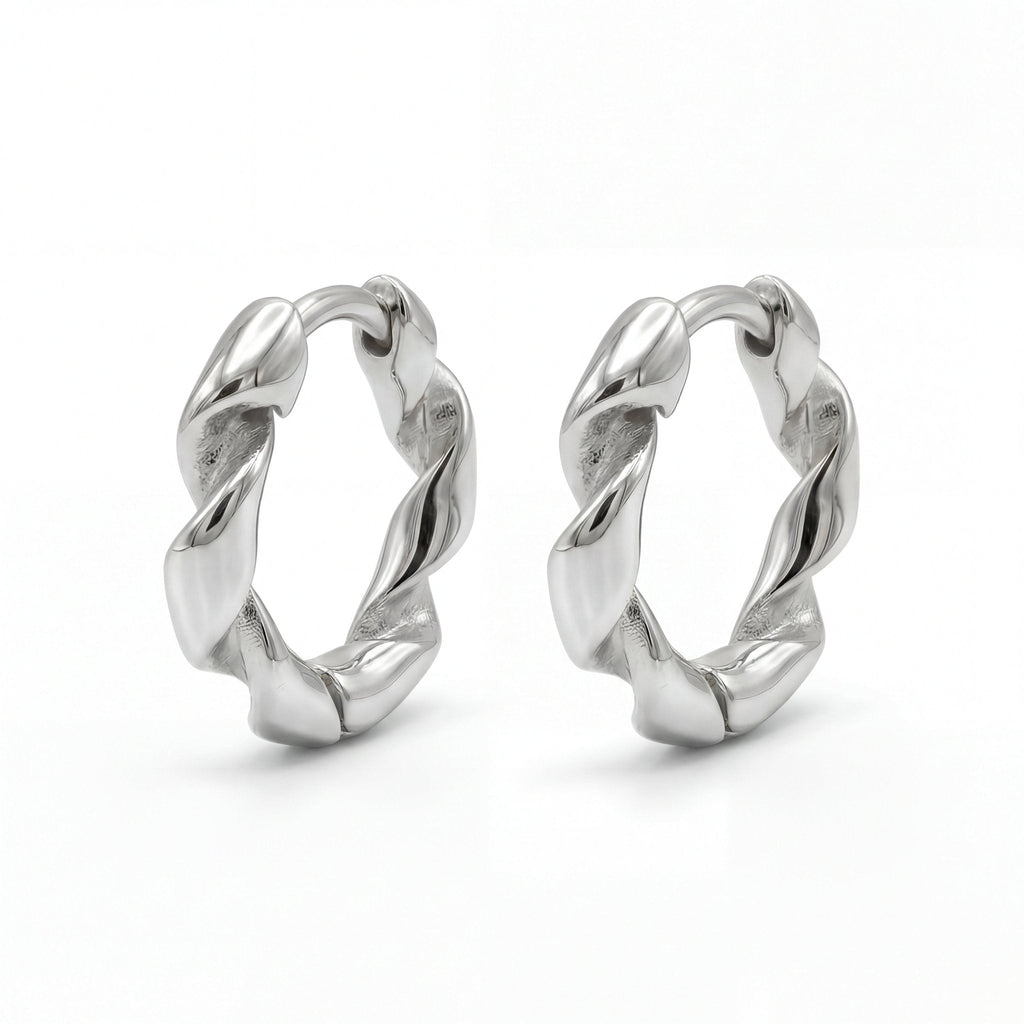 Gedrehte Creolen aus 925 Silber von Studio Karl, elegante runde Ohrringe mit kreisförmigem Design.