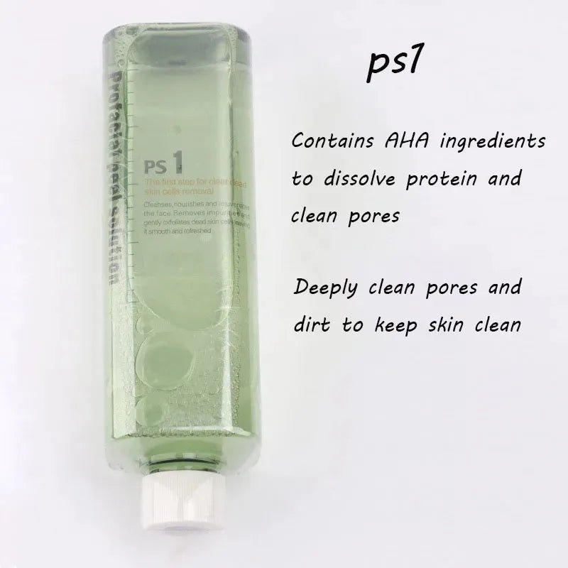 Aquafacial Lösung von Lamidibeauty, klare Flasche mit flüssiger Hautpflege, zeigt das Produkt in einer weißen Verpackung