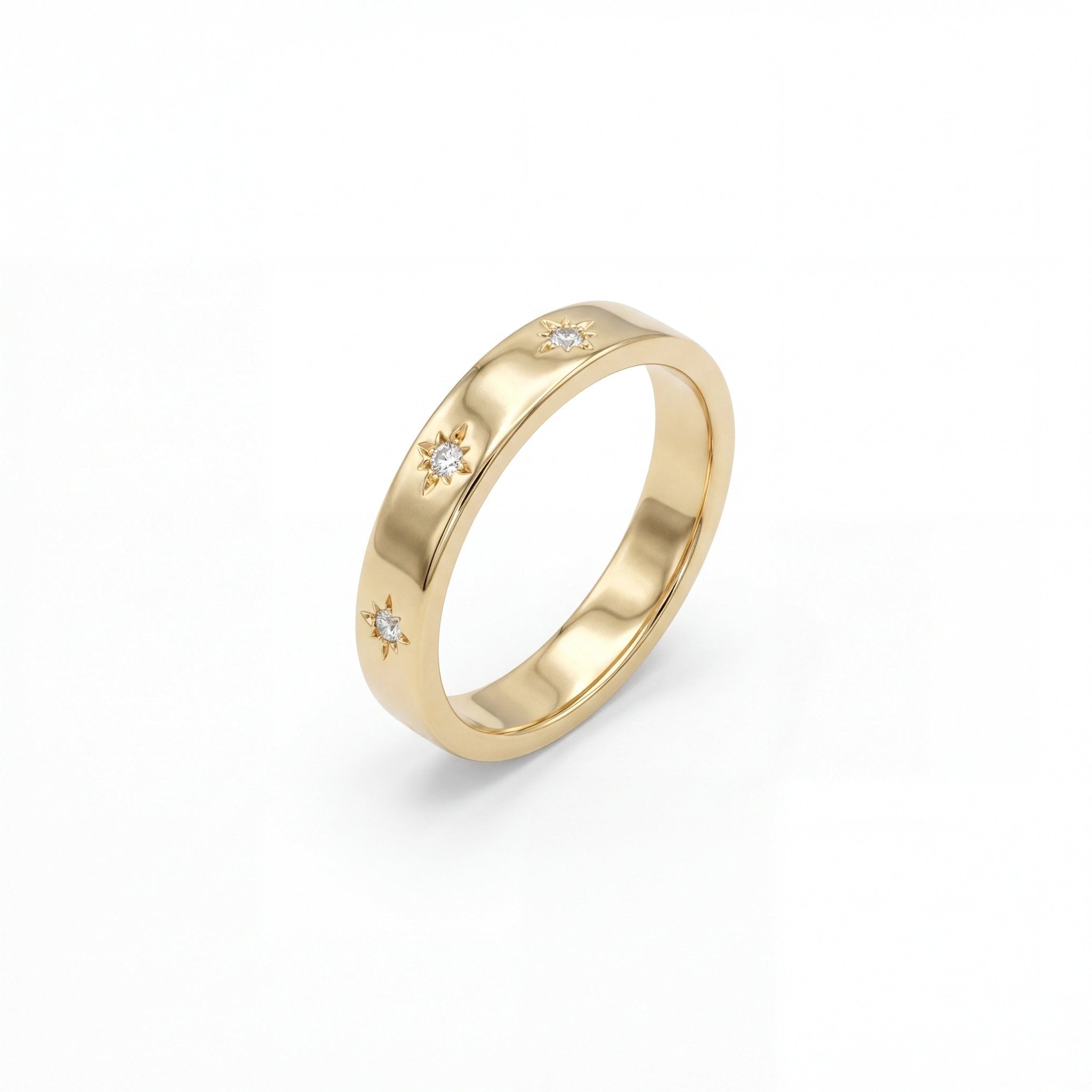 Goldverzierter Ring Ellis von Studio Karl aus 18K Gold Vermeil, detailreiche Schmuckkreation im Bild.