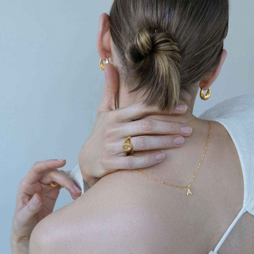 18K Gold Vermeil Ring Noa von Studio Karl, eleganter Damenring mit schlichter, moderner Design, glänzendes Goldfinish.